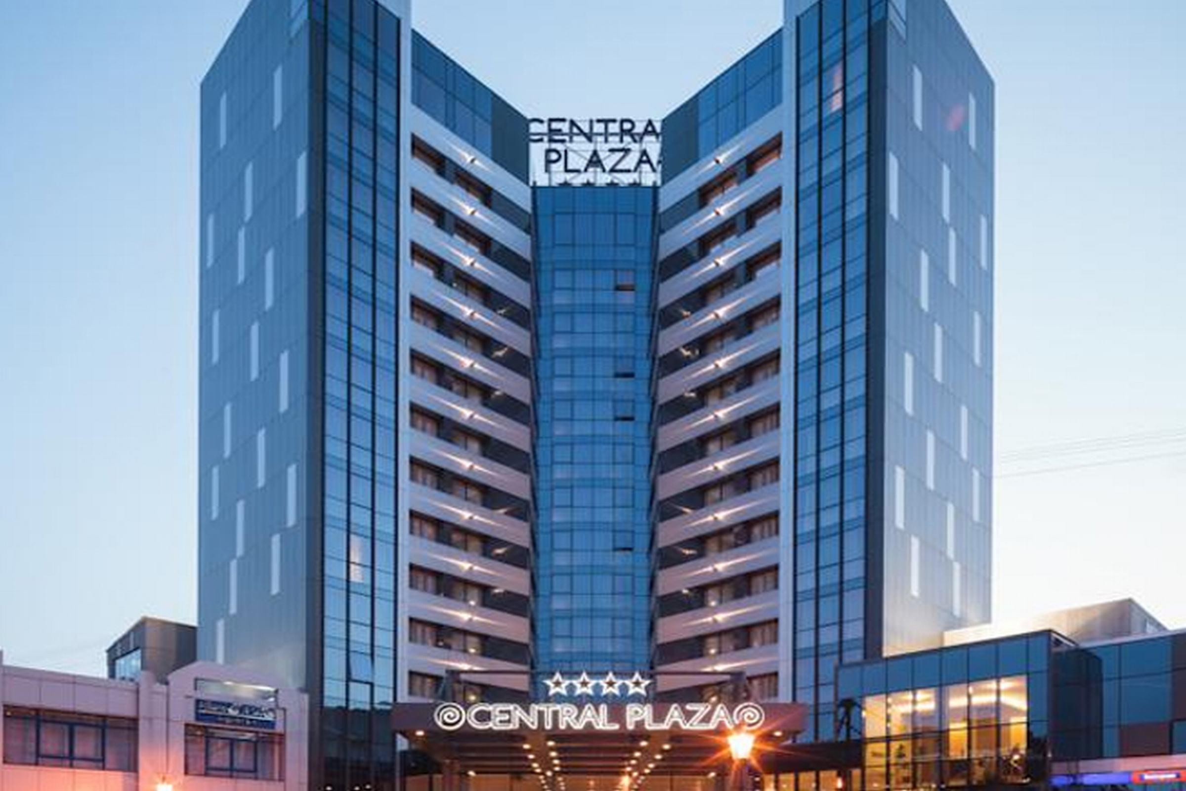 Central Plaza Hotel 피아트라네암츠 외부 사진